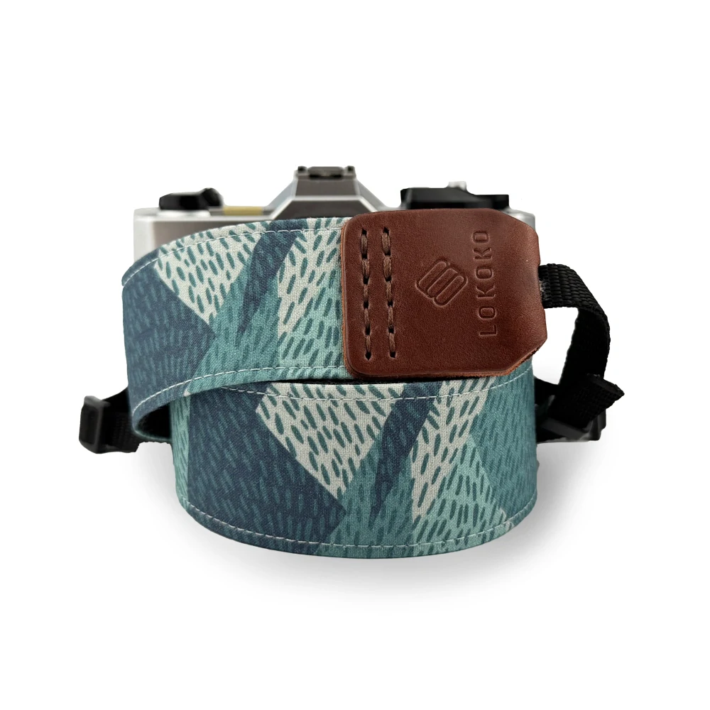 Popruh na fotoaparát - Foggy Mountains