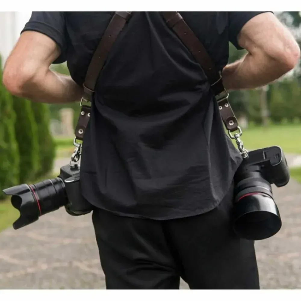 Kožený popruh na dva fotoaparáty - tmavě hnědý