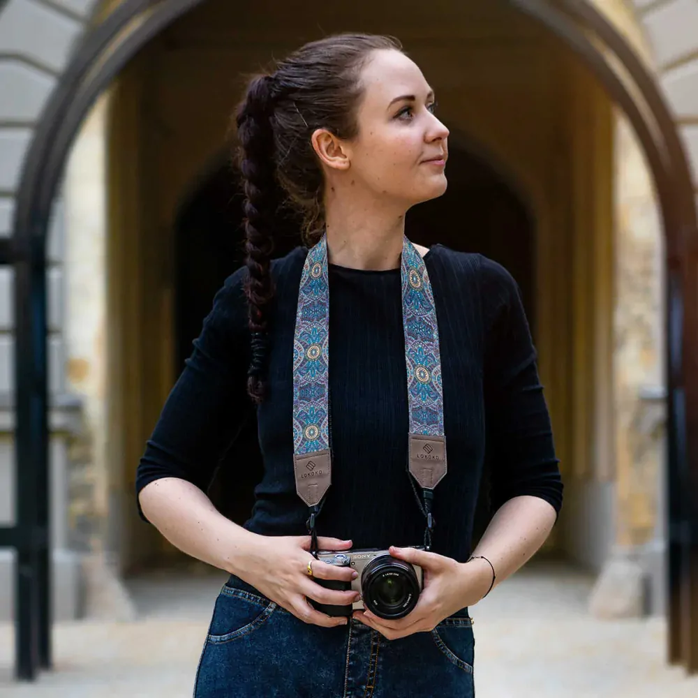 Popruh na fotoaparát - Illusion