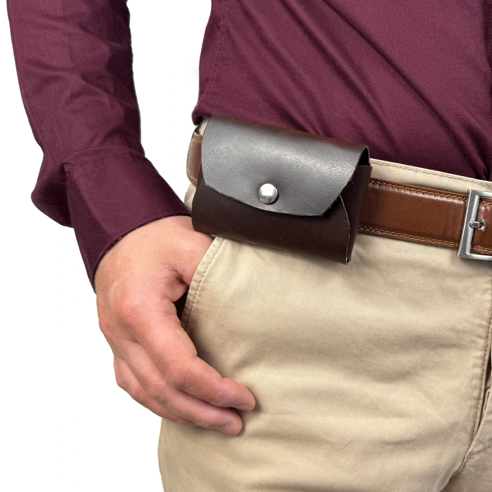 Kožený vizitkář a kapsa na krytku